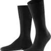 FALKE Airport Herren Socken Schwarz, Einfarbig