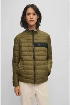 Hugo Boss BOSS Regular Fit Herren Steppjacke Grün 8 Hugo Boss BOSS Regular Fit Herren Steppjacke Grün -Ausgewählte Bekleidungsgeschäfte 50464308 377 3 800 1200x1200