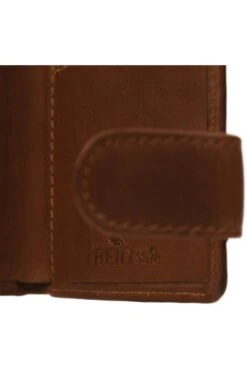 Chesterfield Kartenetuicognac, Einfarbig 7 Chesterfield Kartenetuicognac, Einfarbig -Ausgewählte Bekleidungsgeschäfte CH C08 0382 31 2 800 1200x1200